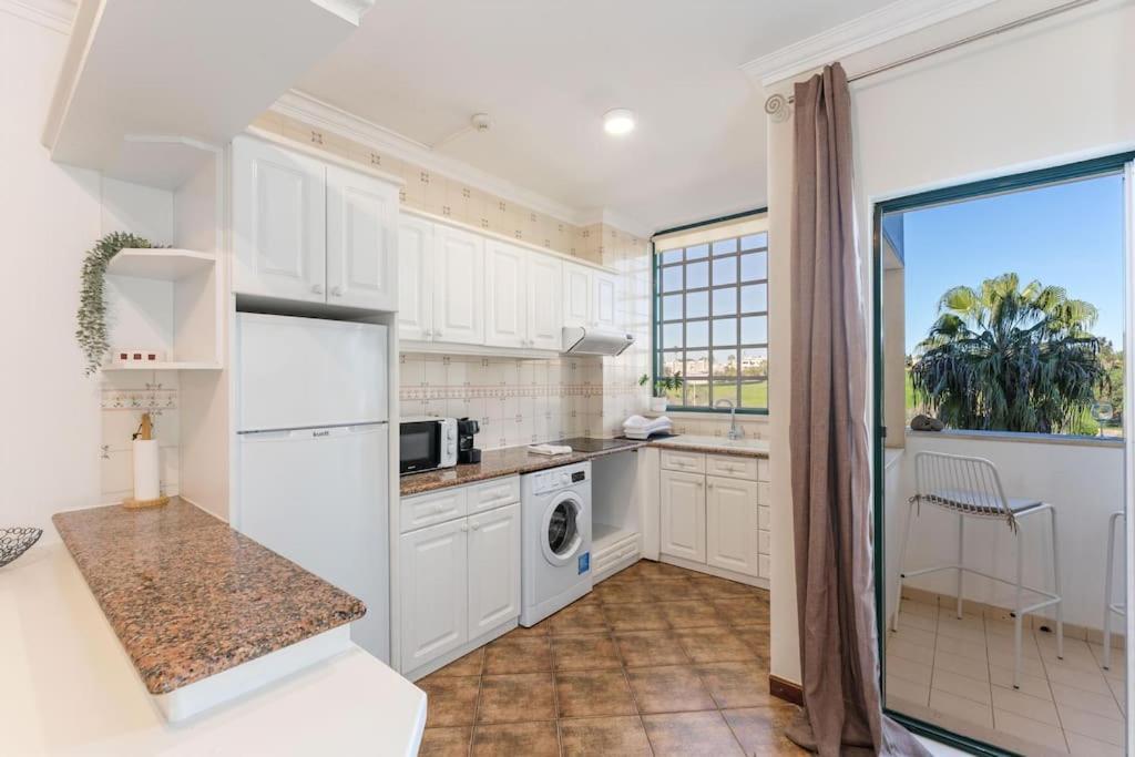 Apartment Comfortable + Pool Few Steps From
