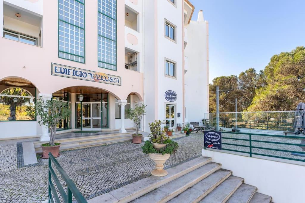 Apartment Comfortable + Pool Few Steps From Alvor