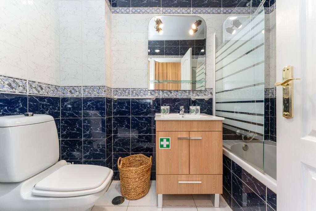 Comfortable + Pool Few Steps From Apartment Alvor